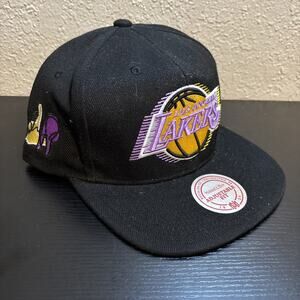 NBA LOS ANGELES LAKERS MITCHELL & NESS MENS SNAPBACK HAT BLACK